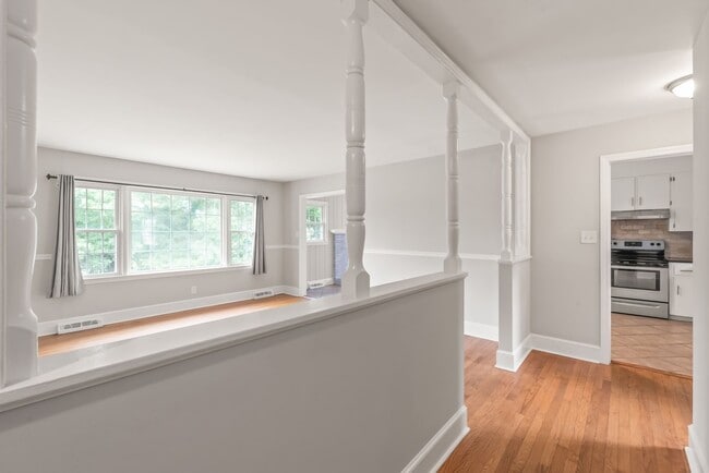 Building Photo - 3 Bedroom Home in South Charlotte