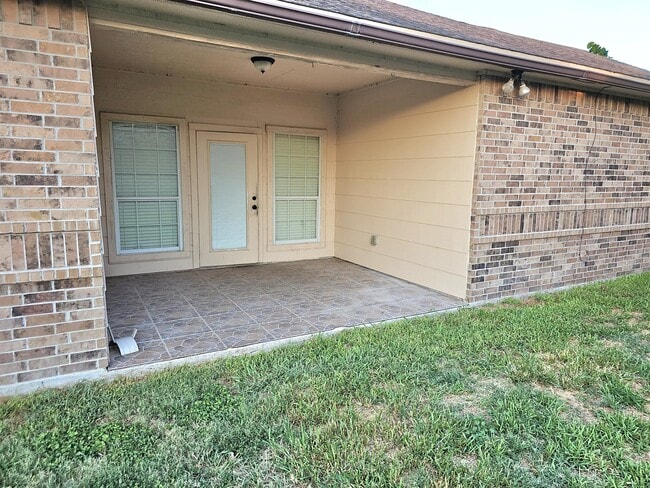 Building Photo - 6214 Manresa Dr