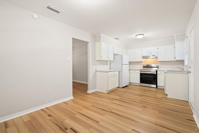 Building Photo - UPCOMING LISTING