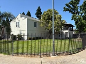 Building Photo - Two Bedroom, Two Bathroom Second Floor Apa...