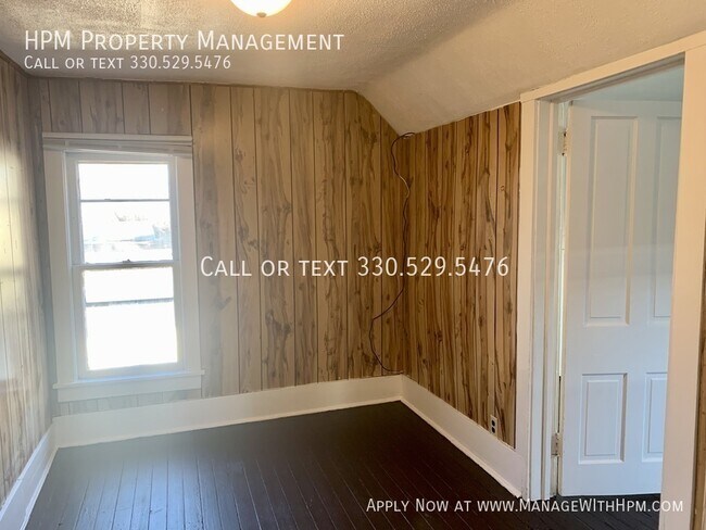 Building Photo - 1721 3rd St SE