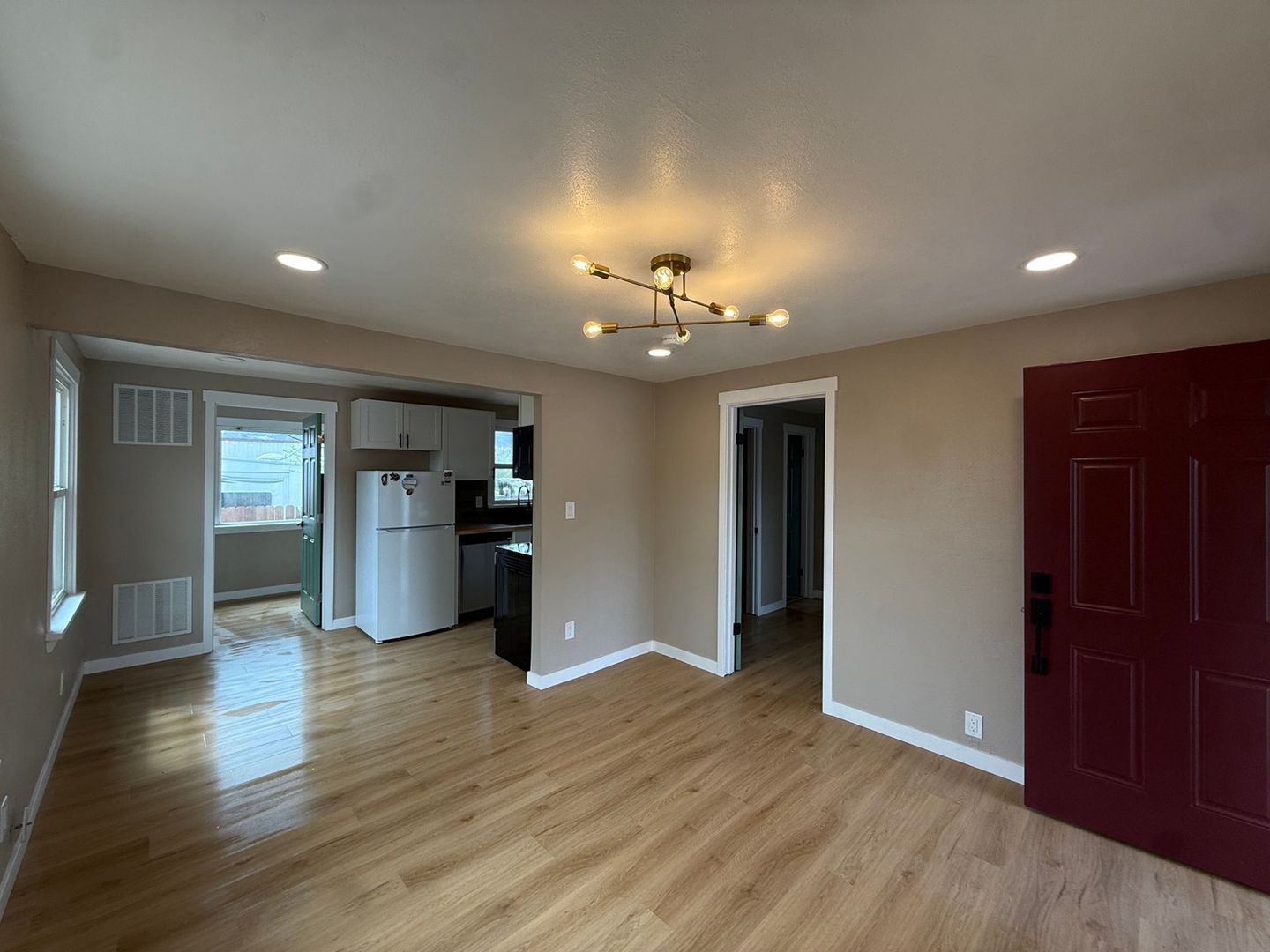 Building Photo - 39 Sunflower Rd