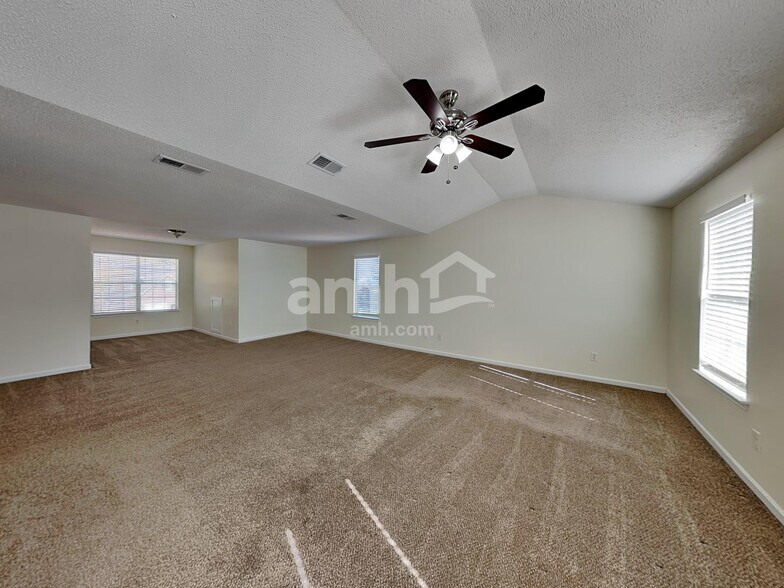 Building Photo - 3232 Spring Mesa Dr SW