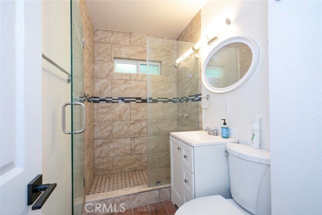 Building Photo - 7912 Vineland Ave