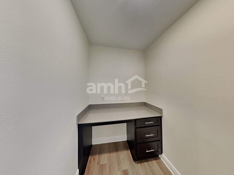 Building Photo - 1014 Heavenly Dr