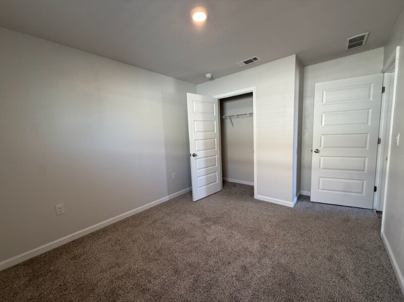 Building Photo - 437 Scarborough St