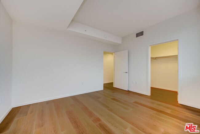 Building Photo - 1705 Ocean Ave
