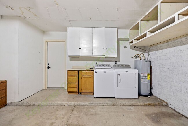 Building Photo - Remodeled Alta Mesa Golf Course Home with Private Balcony and Putting Green