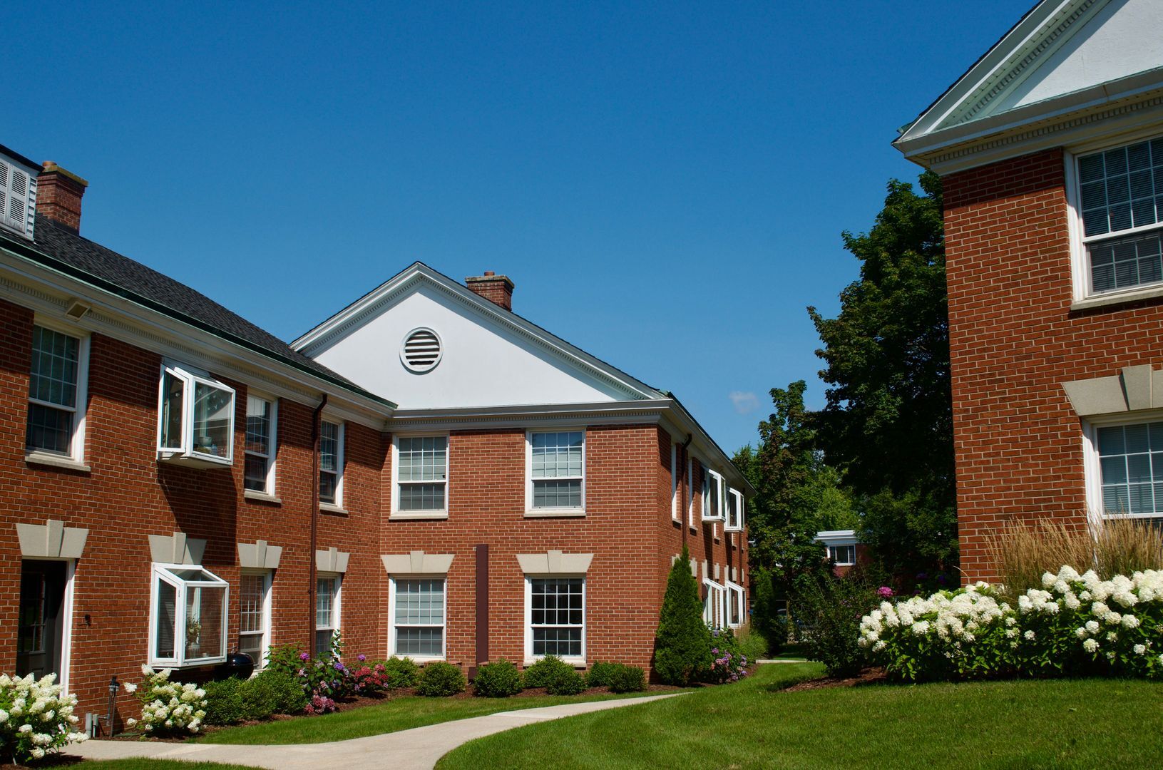 Building Photo - 4544 N Wilson Dr
