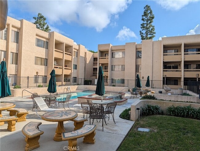 Building Photo - 301 N Ford Ave