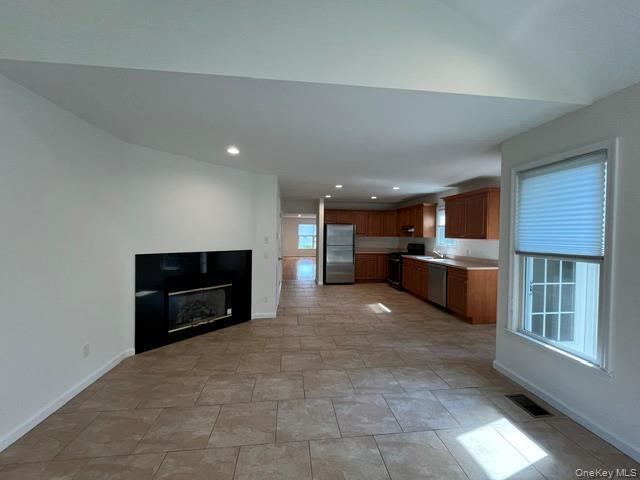 Building Photo - 45 45th Ave