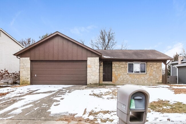 Primary Photo - 2033 Queensbridge Dr
