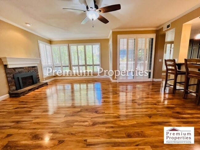 Building Photo - Beautiful 2BD/2BA Condo Unit in the Gated Community of Lakemont at Canyon Lakes- San Ramon