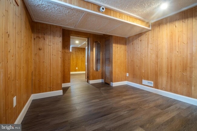 Building Photo - 1909 Pagham Rd