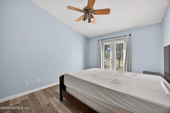 Building Photo - 13727 Richmond Park Dr N