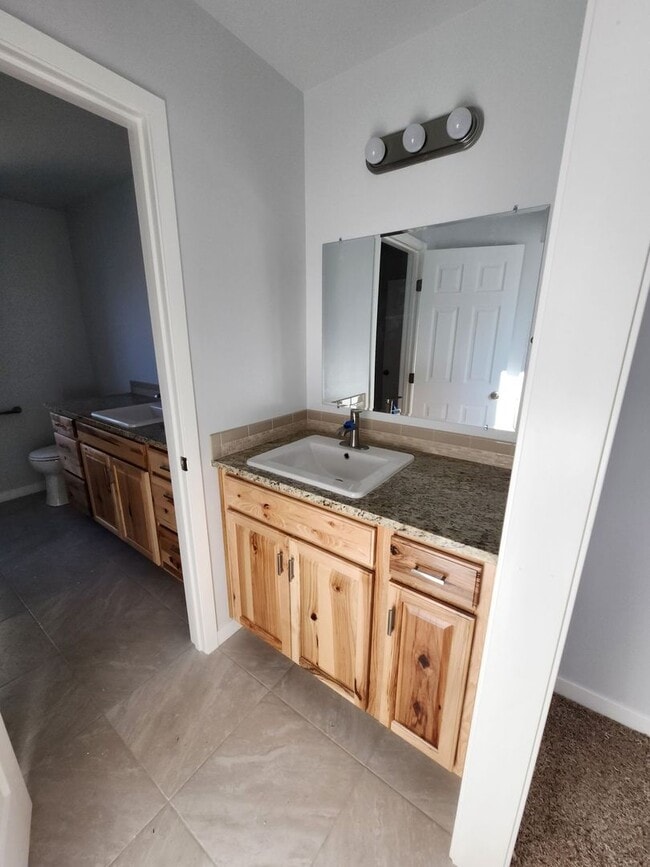 Building Photo - 6th Ave SE Duplex