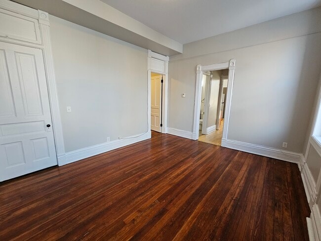 Building Photo - 2000 S Ashland Ave