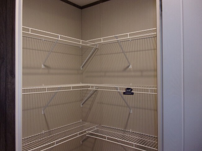 Building Photo - 811 Sitton Rd