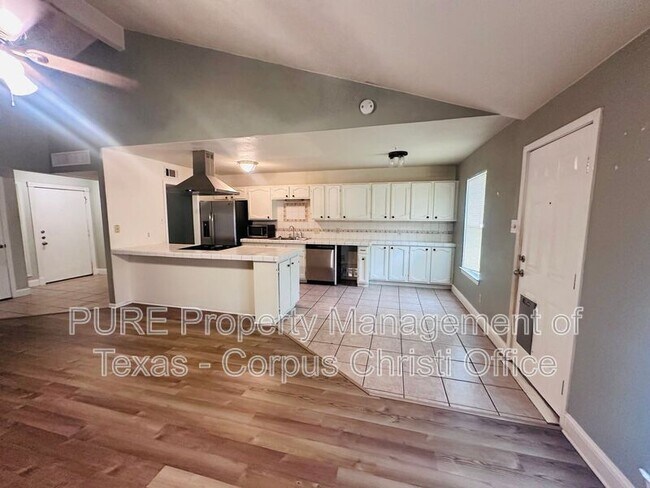 Building Photo - 7433 Spitfire Dr