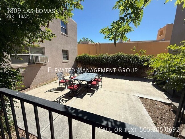 Building Photo - 1809 Las Lomas Rd NE