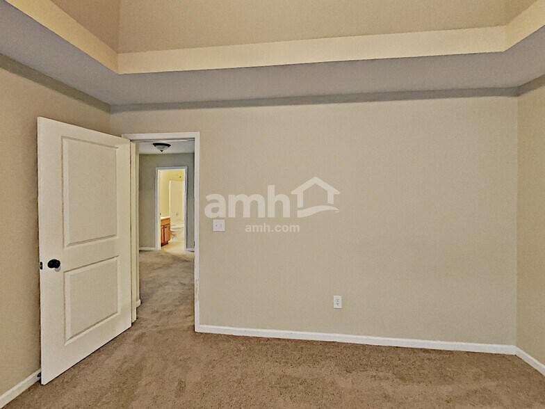 Building Photo - 243 Ascott Ln