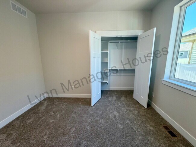 Building Photo - Brand New Single Family Home!