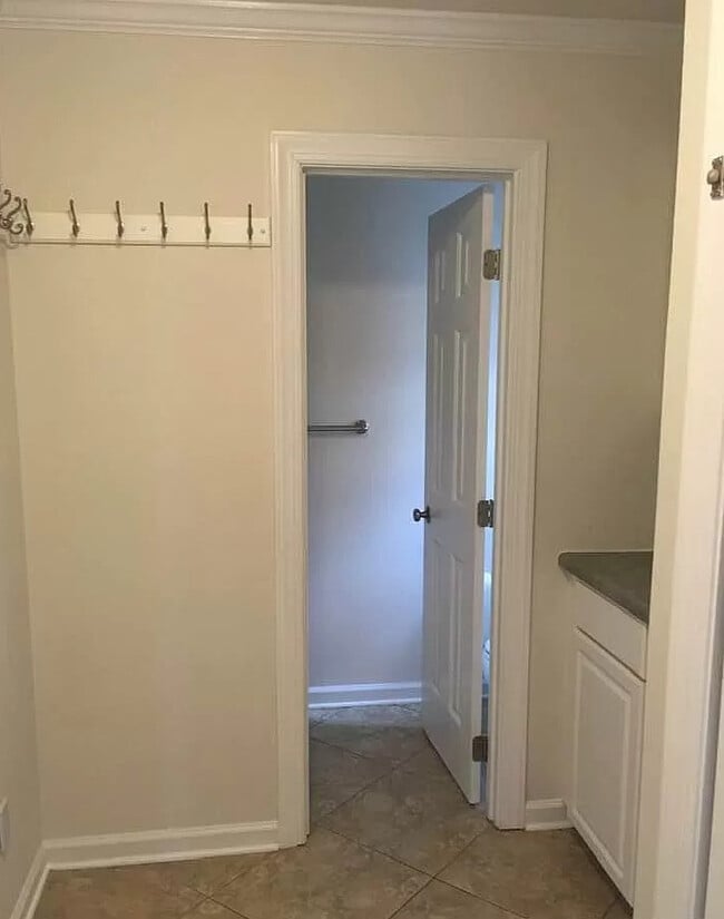 Building Photo - 112 Aborfield Ct