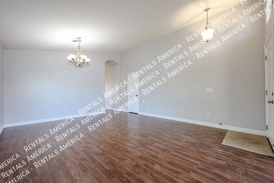 Building Photo - 51 W Hereford Dr