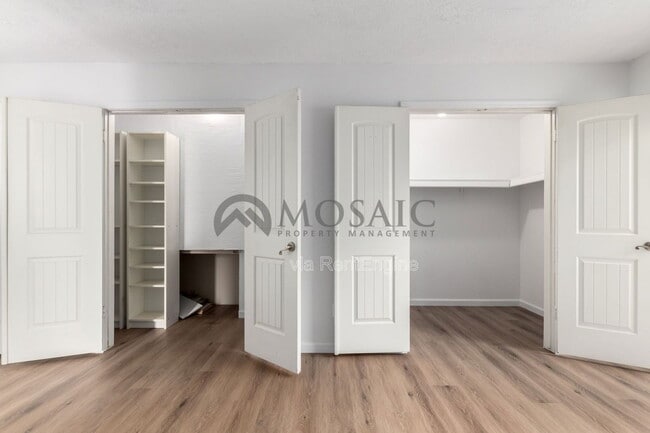 Building Photo - 17255 Ledferd Ln