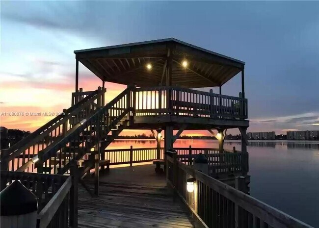Building Photo - 109 Lake Emerald Dr
