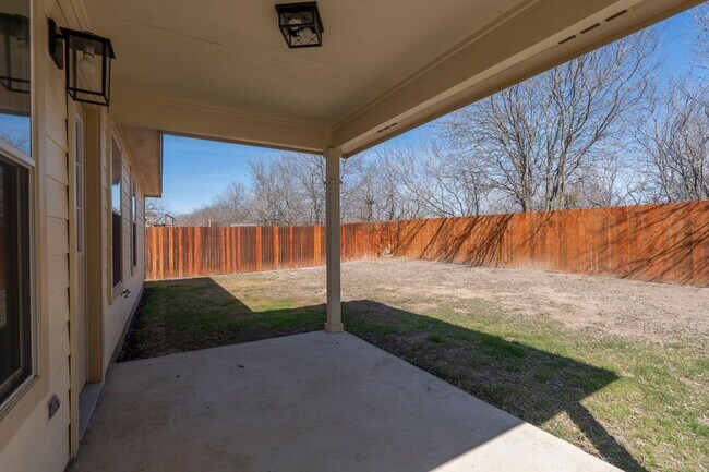 Building Photo - 164 Pearl Lake Dr