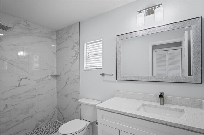 Building Photo - 8312 Roxboro Dr