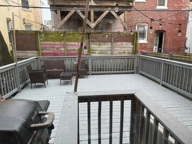 Building Photo - 760 Harvard St NW