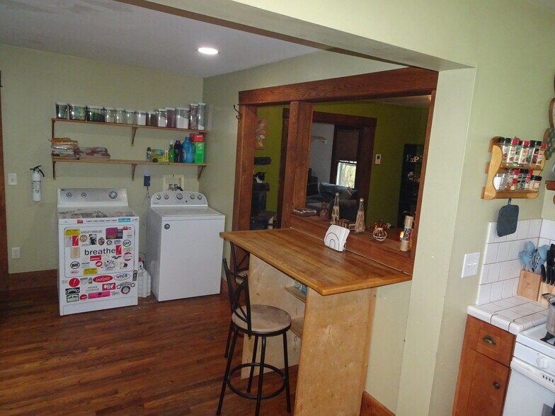 Building Photo - 718 Cliff St