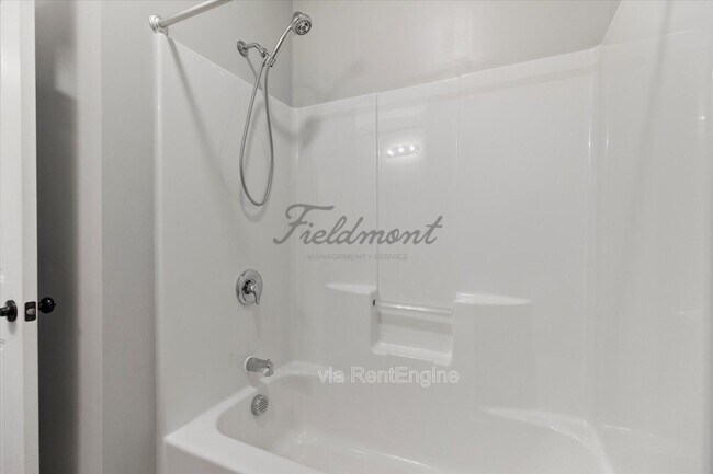 Building Photo - 110 Raeburn Way