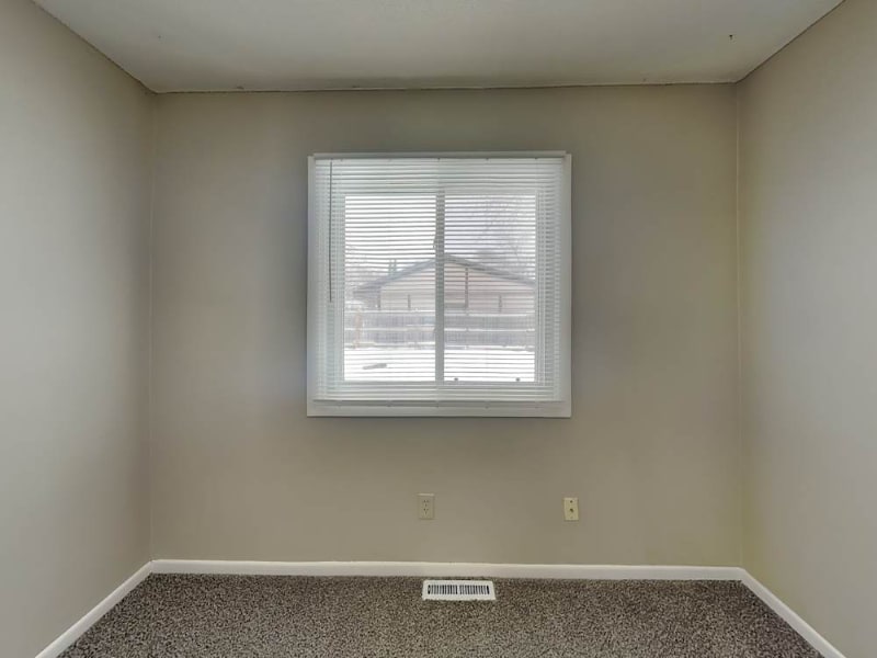 Building Photo - 5701 80th Ave N