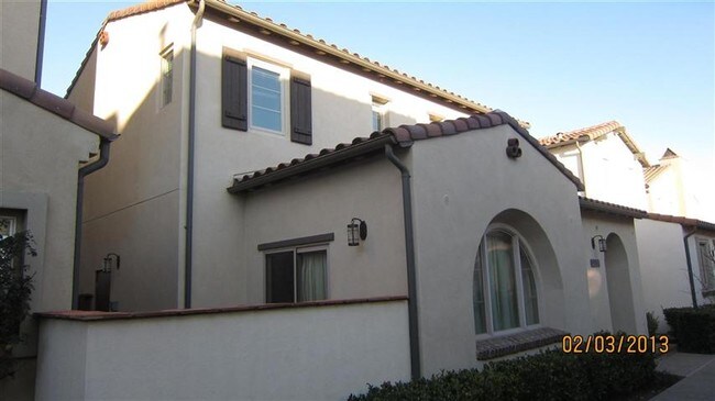 Building Photo - 1416 Dahlia Loop