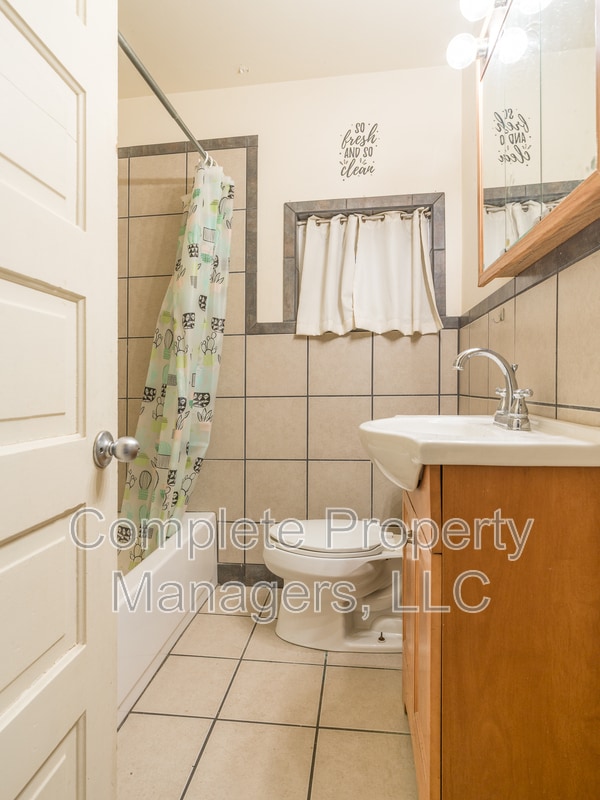 Building Photo - 102 E 4th St