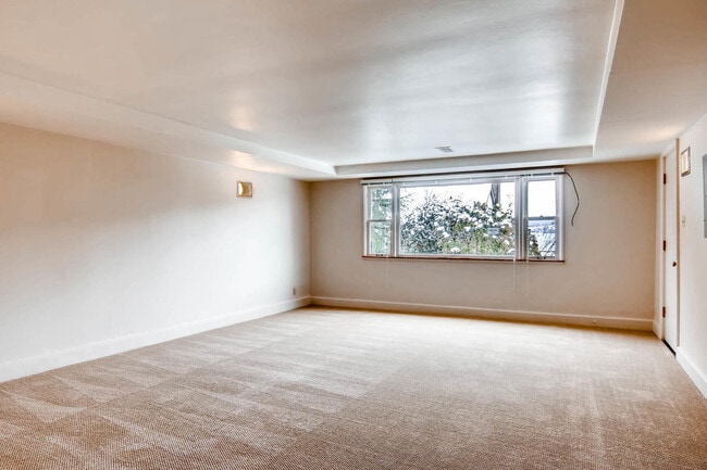 Building Photo - Laurelhurst View Home