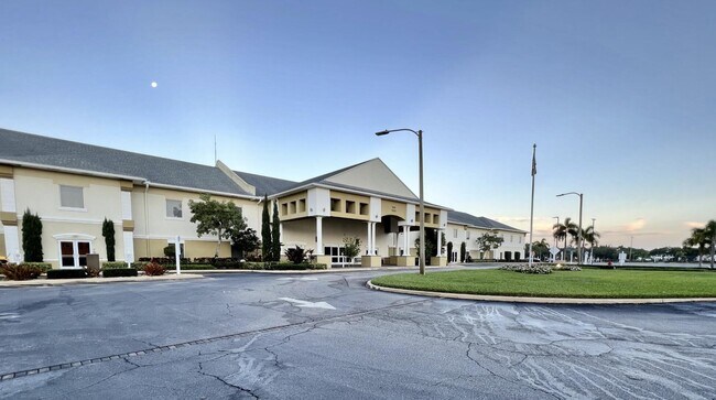 Building Photo - 74 Sheffield D