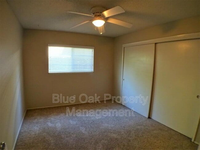 Building Photo - 346 Hickory St