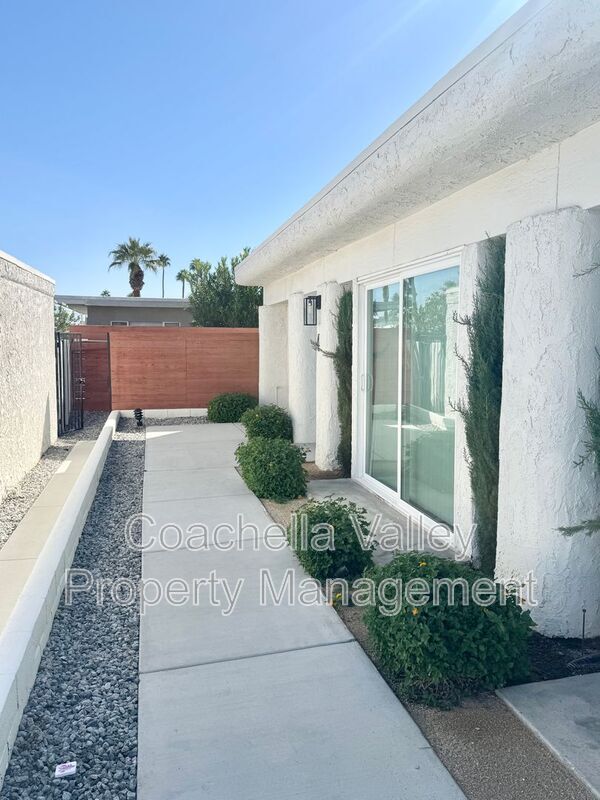 Building Photo - 73525 Shadow Mountain Dr