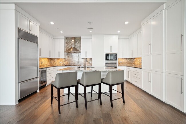 Building Photo - 3344 Peachtree Rd