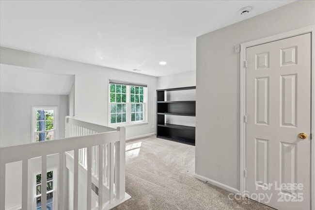 Building Photo - 9022 Roseton Ln