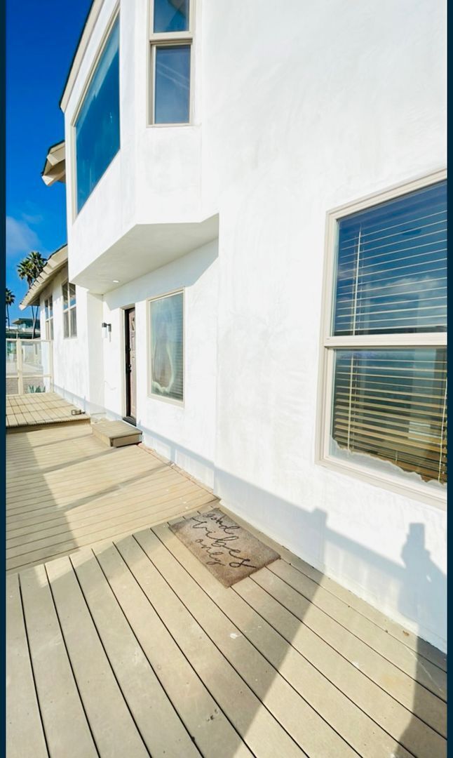 Building Photo - Fabulous 3 bedroom 2 bath tri-level home w...