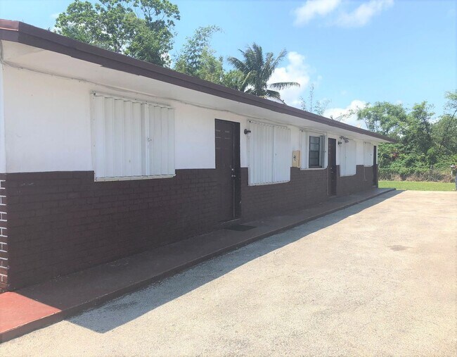 Building Photo - 4051 SW 23rd St