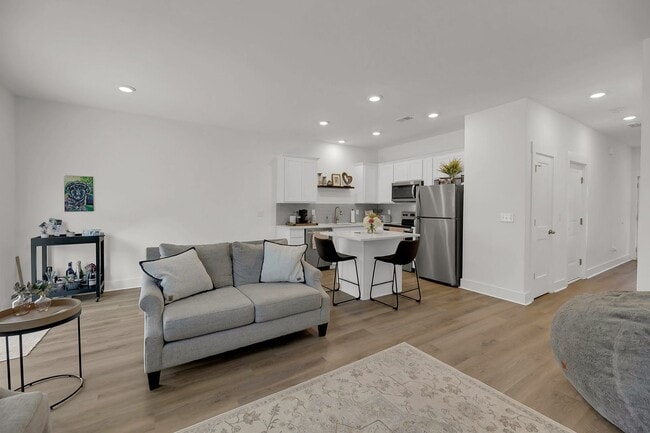 Building Photo - Gorgeous West Ashley Town home!