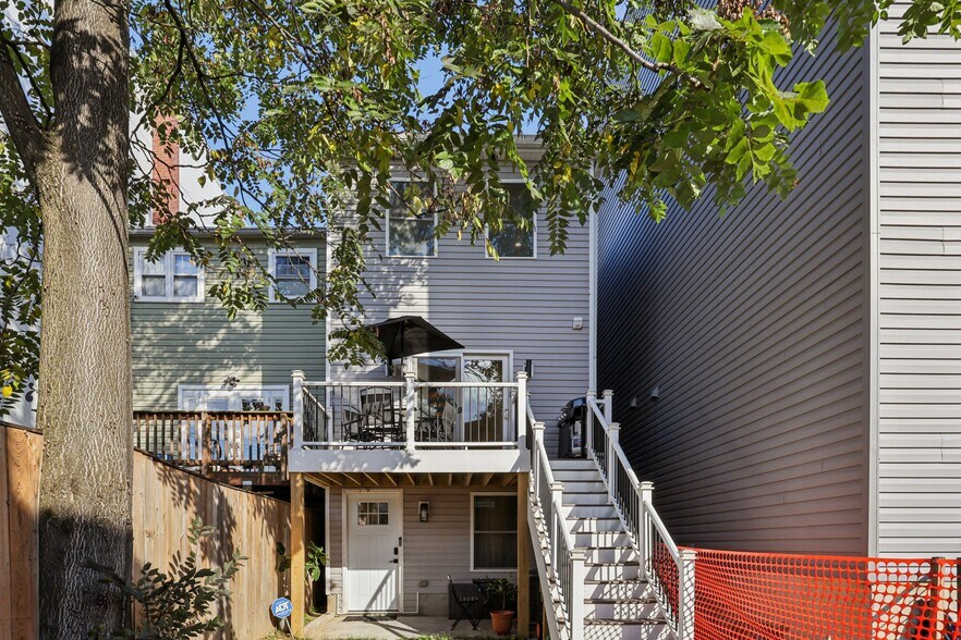 Building Photo - 2604 4th St NE