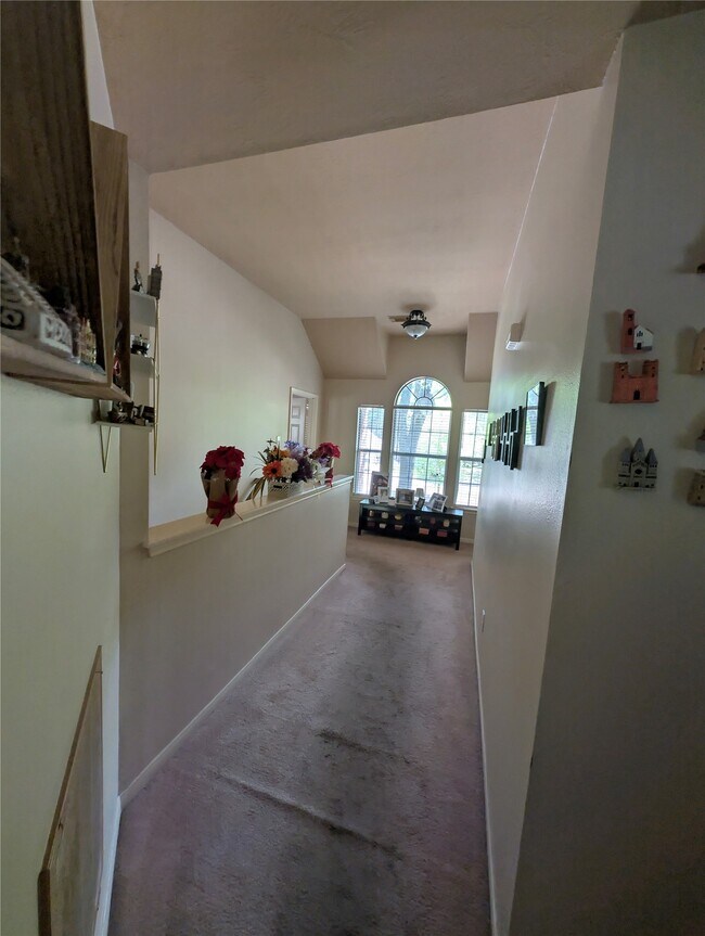 Building Photo - 130 Songful Woods Pl