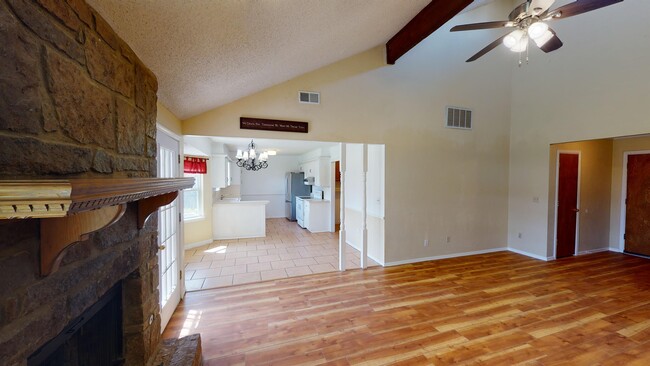 Building Photo - 2842 115th St